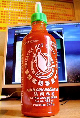 Hot Sauce Reviews Flying Goose Sriracha Hot Chilli Sauce